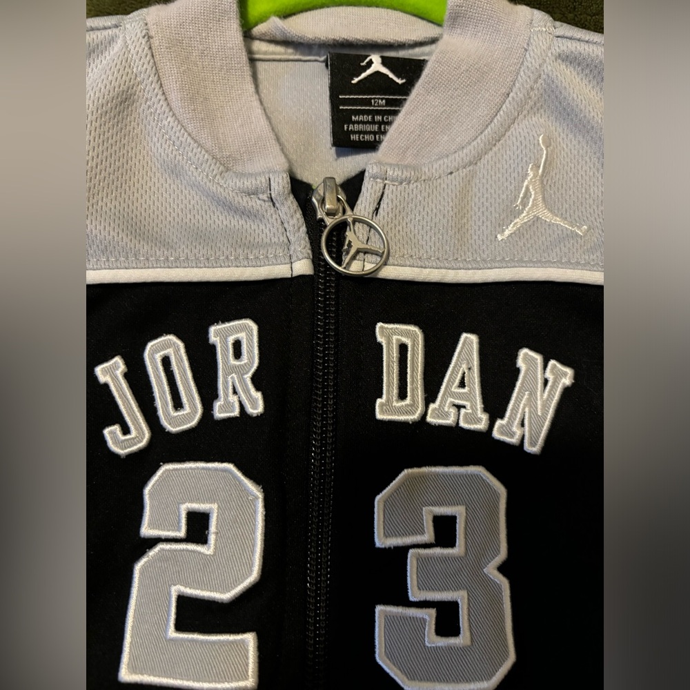 Jordan 12m Short sleeve zip up jacket